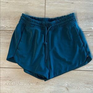 Athleta Seasoft Mid-Rise 4” Shorts